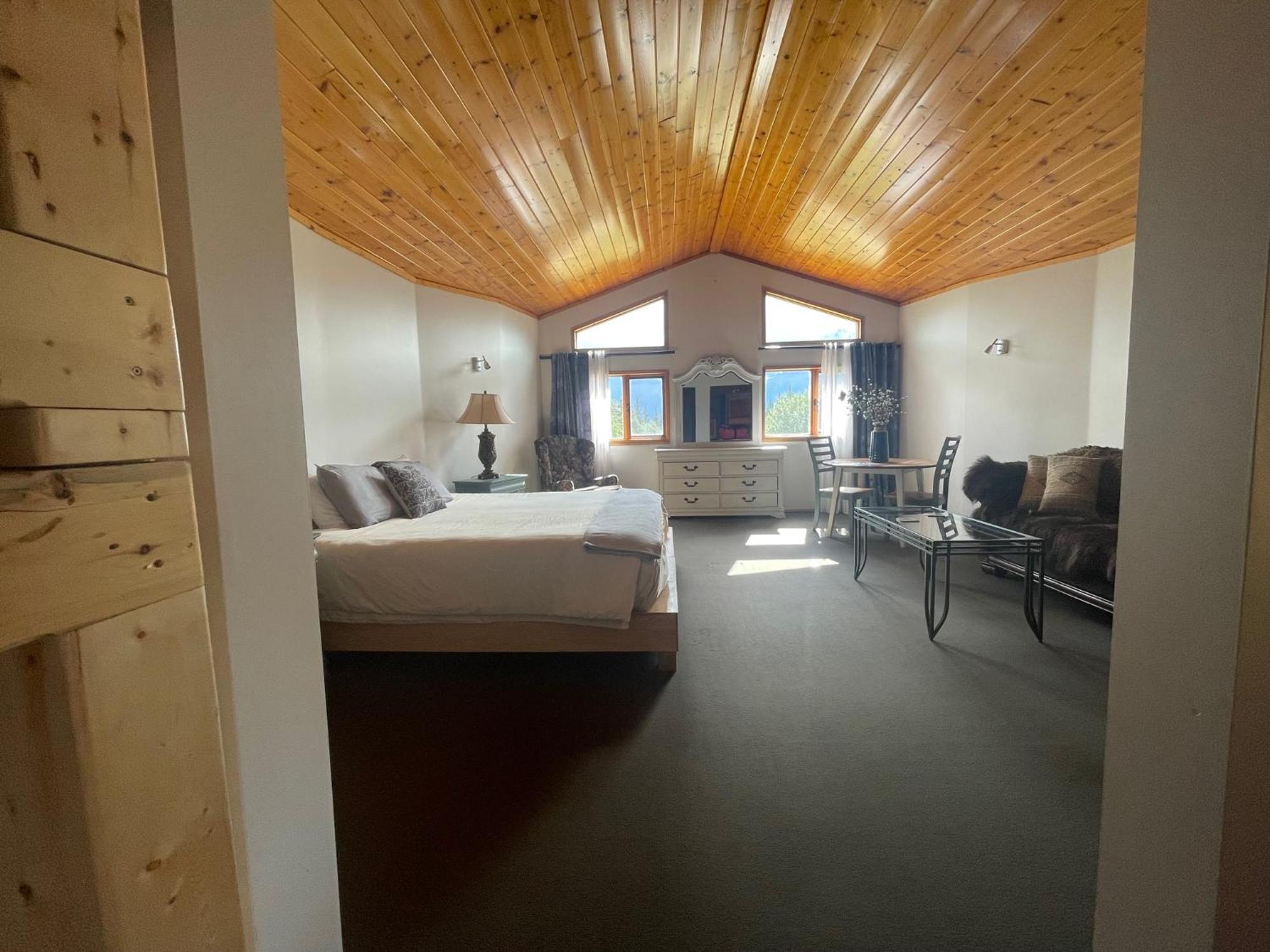 Mount Logan Ecolodge & Retreat Center Haines Junction Εξωτερικό φωτογραφία