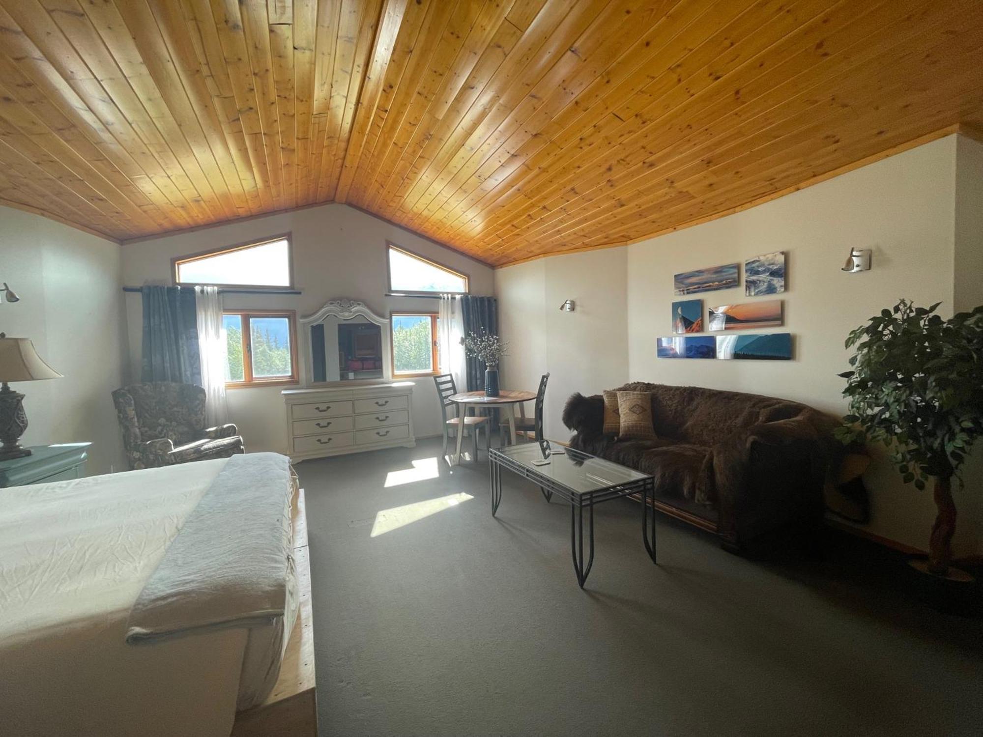 Mount Logan Ecolodge & Retreat Center Haines Junction Εξωτερικό φωτογραφία