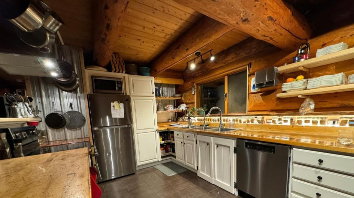 Mount Logan Ecolodge & Retreat Center Haines Junction Εξωτερικό φωτογραφία